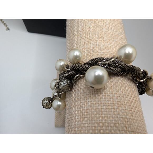 Vintage Pearl and Mesh Charm Bracelet Adjustable Silver Tone Chain - Picture 5 of 7
